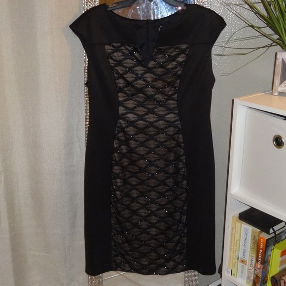 Black Dress - Picture 2 of 4